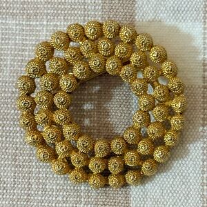 Gold Tone Ornate Vintage Round Brooch/Pin. Preowned 🌟⭐️🌟⭐️